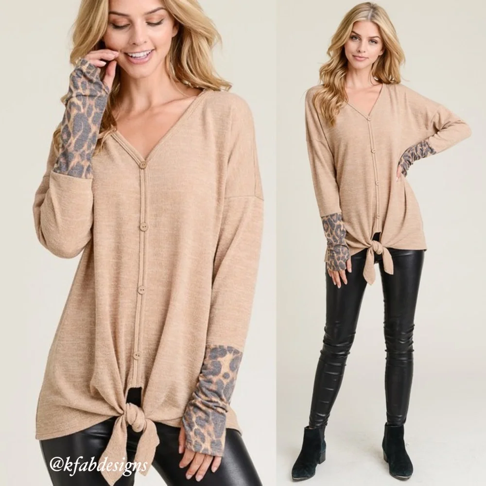 ❤️LAST 1! Neutral V Neck, Button Up, Tie Front Thumb Hole, Leopard Contrast Top - Picture 2 of 6
